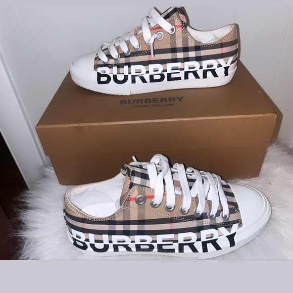 Worn once have all original box , tags and dust bag US 6.5w EU 37 - Picture 5 of 7